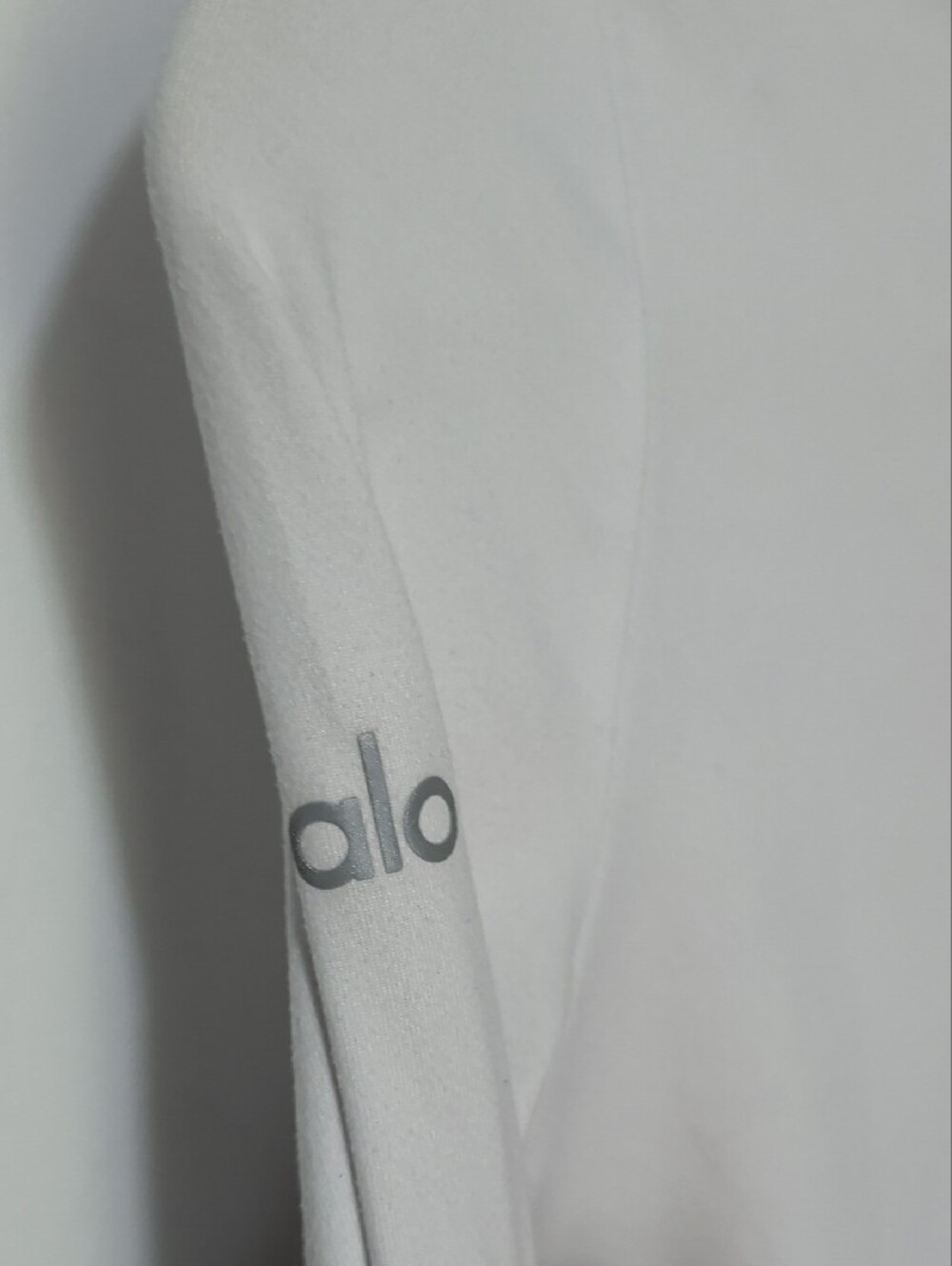 ALO Yoga White Long Sleeve Top with Grey Logo - Picture 4 of 4